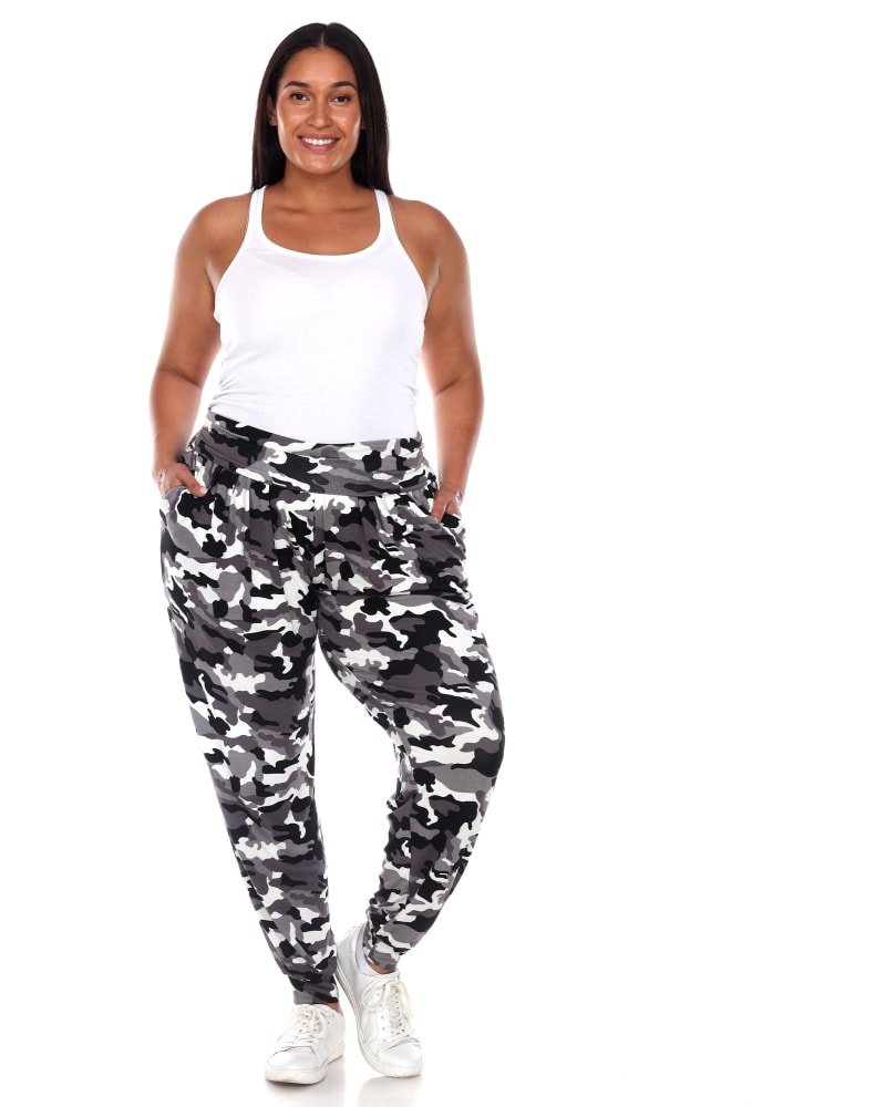 Front of a model wearing a size 1X Camo Harem Pants in Black by White Mark. | dia_product_style_image_id:246477